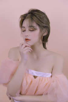 女大学生沙龙室4